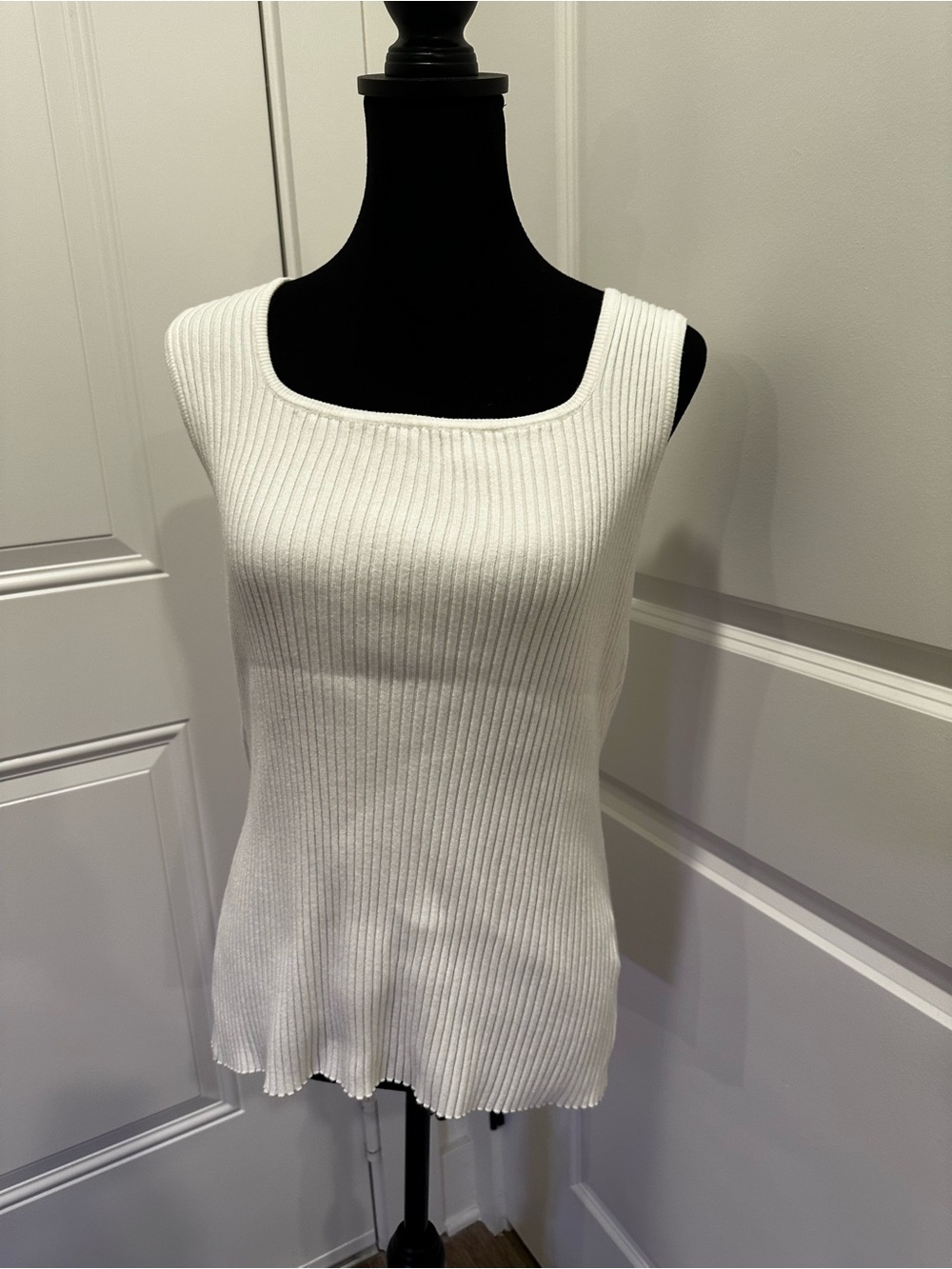 Women’s Ribbed Tank Top - White